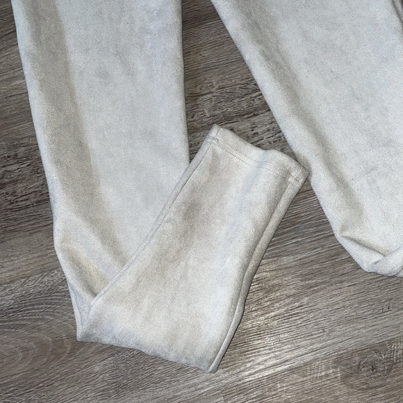 So real light grey suede jumpsuit cut out long sleeves size medium NWT - Picture 15 of 15